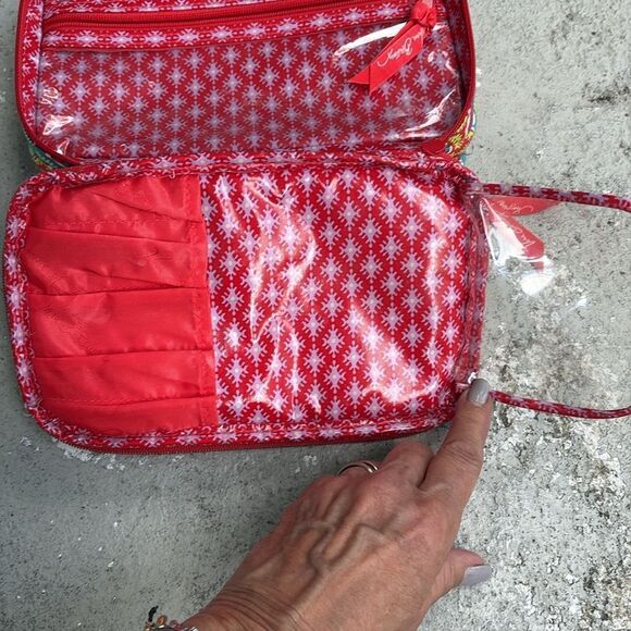 Vera Bradley travel toiletry kit - Picture 11 of 11